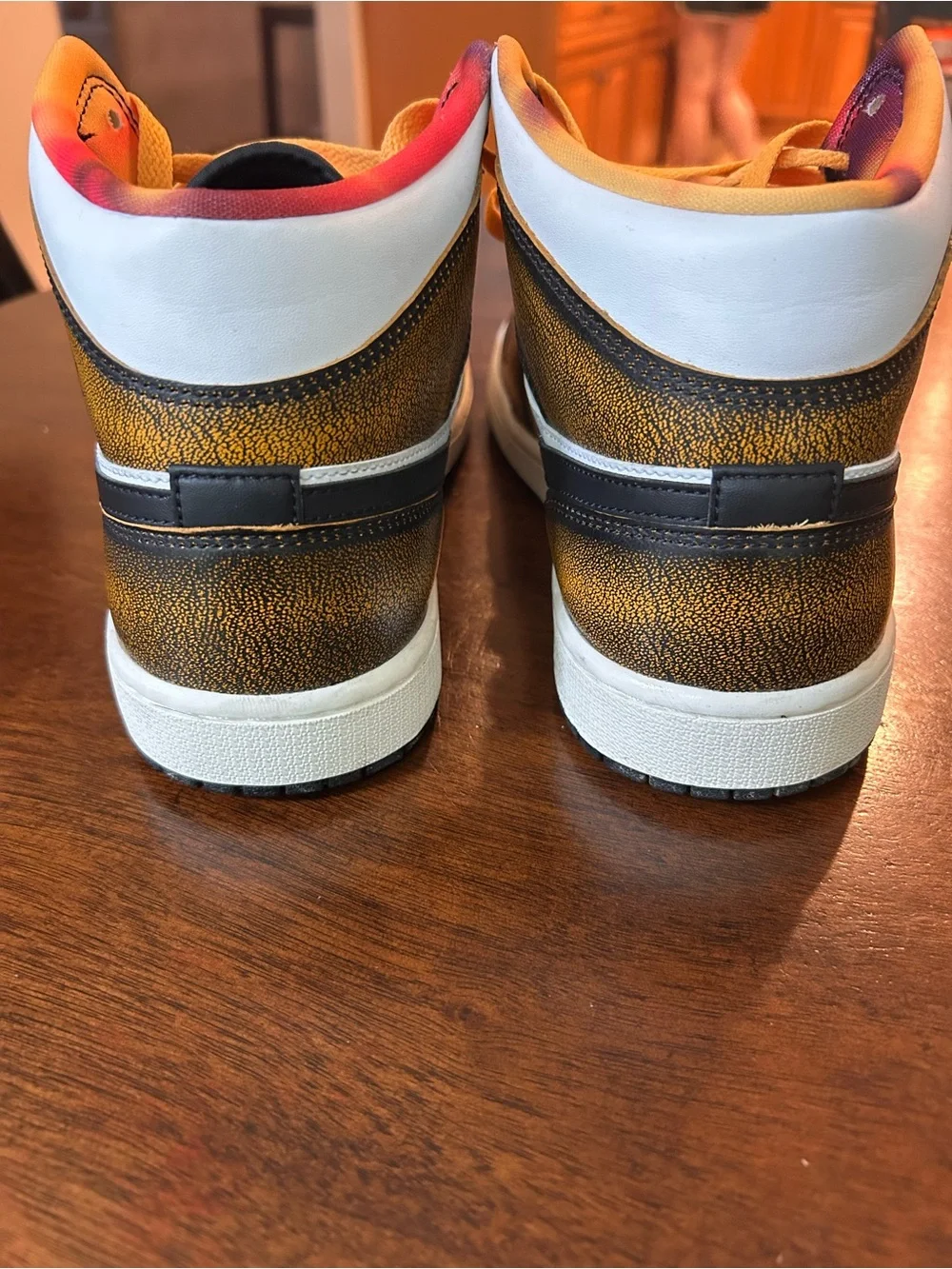 Air Jordan 1 SE Taxi Sundial Black Gold Men’s Size 10